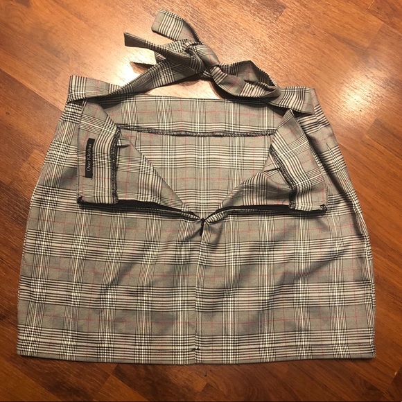 Plaid Bow Over Kleshas Mini Skirt. Size LG. - Picture 9 of 12